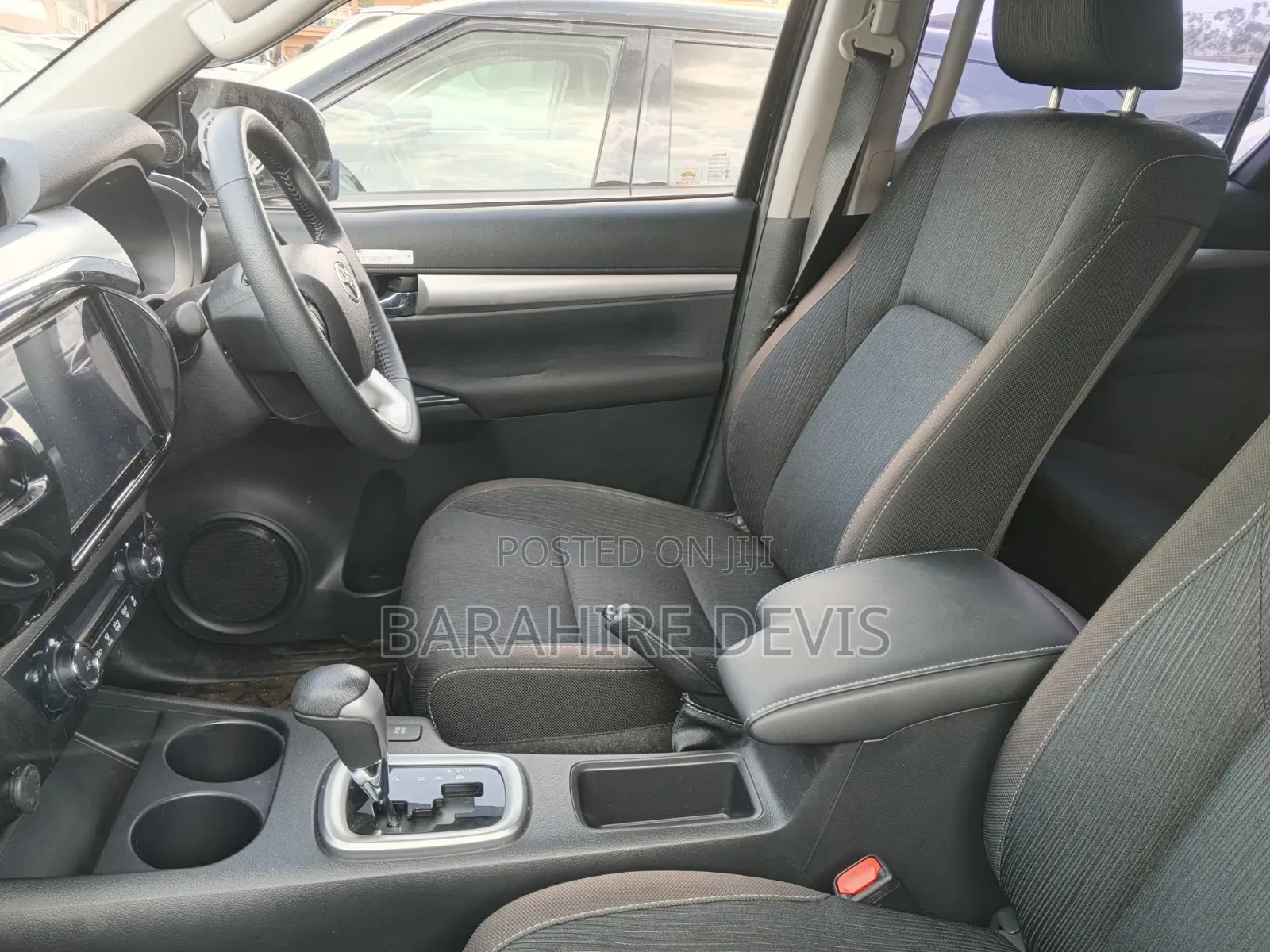 Toyota Hilux 2021 Black