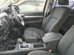 Toyota Hilux 2021 Black
