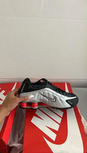 Nike Shox R4 Black Sliver Red