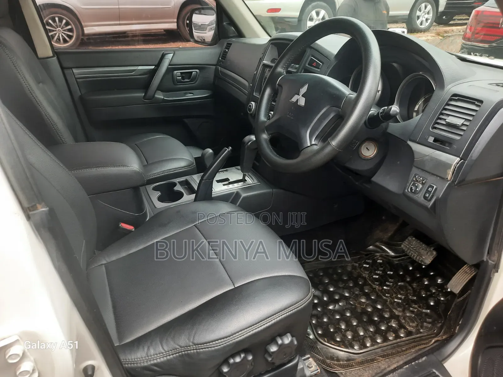 Mitsubishi Pajero 2010 White