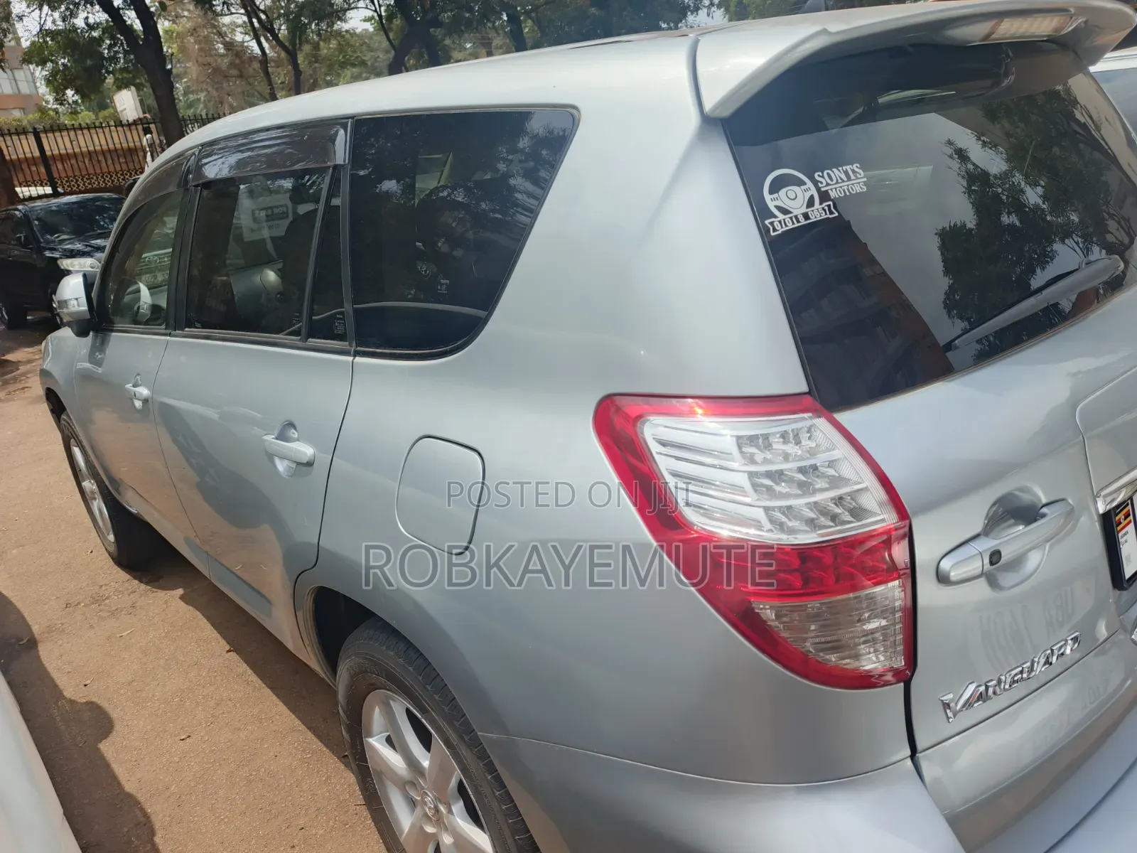 Toyota Vanguard 2009 Silver