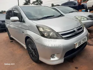 Toyota ISIS 2009 Silver