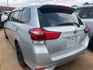 Toyota Corolla Fielder 2015 Silver