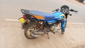 Bajaj Boxer 125 2024 Blue