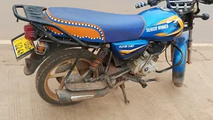 Bajaj Boxer 125 2024 Blue