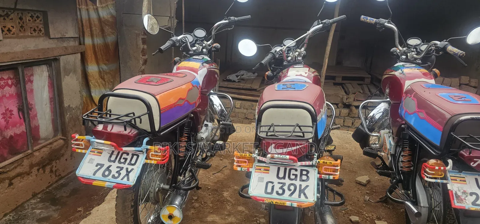 Bajaj Boxer 2025 Red