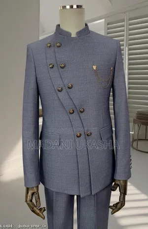 Suit With Double Battons
