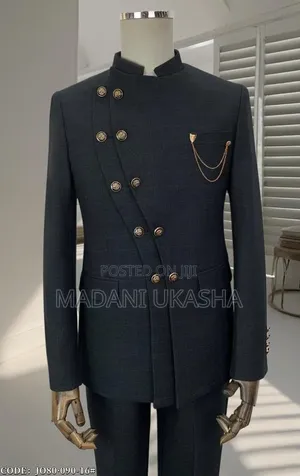Suit With Double Battons