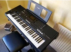 Yamaha PSR E583