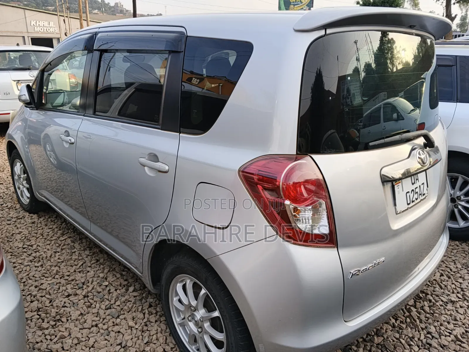 Toyota Ractis 2010 Silver