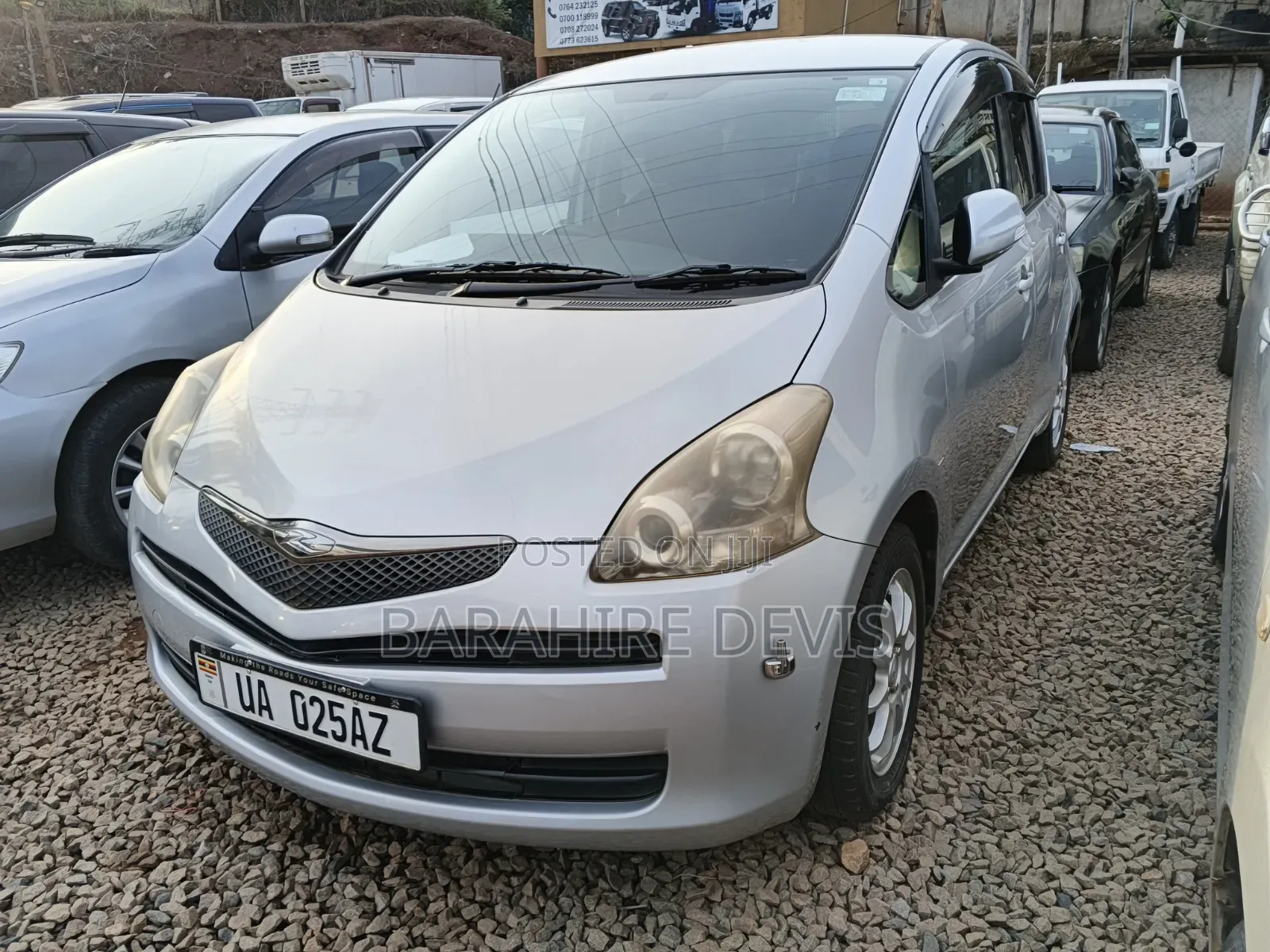 Toyota Ractis 2010 Silver