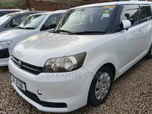 Toyota Corolla Rumion 2011 White