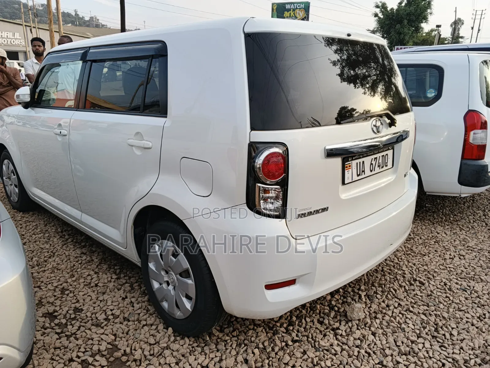Toyota Corolla Rumion 2011 White