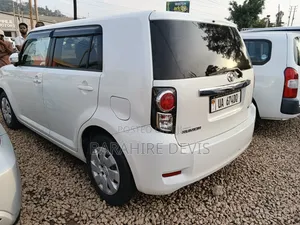 Toyota Corolla Rumion 2011 White