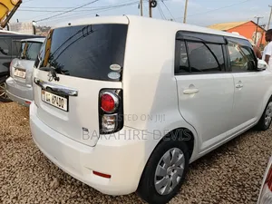 Toyota Corolla Rumion 2011 White
