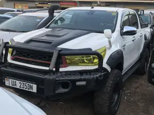 Toyota Hilux 2018 White