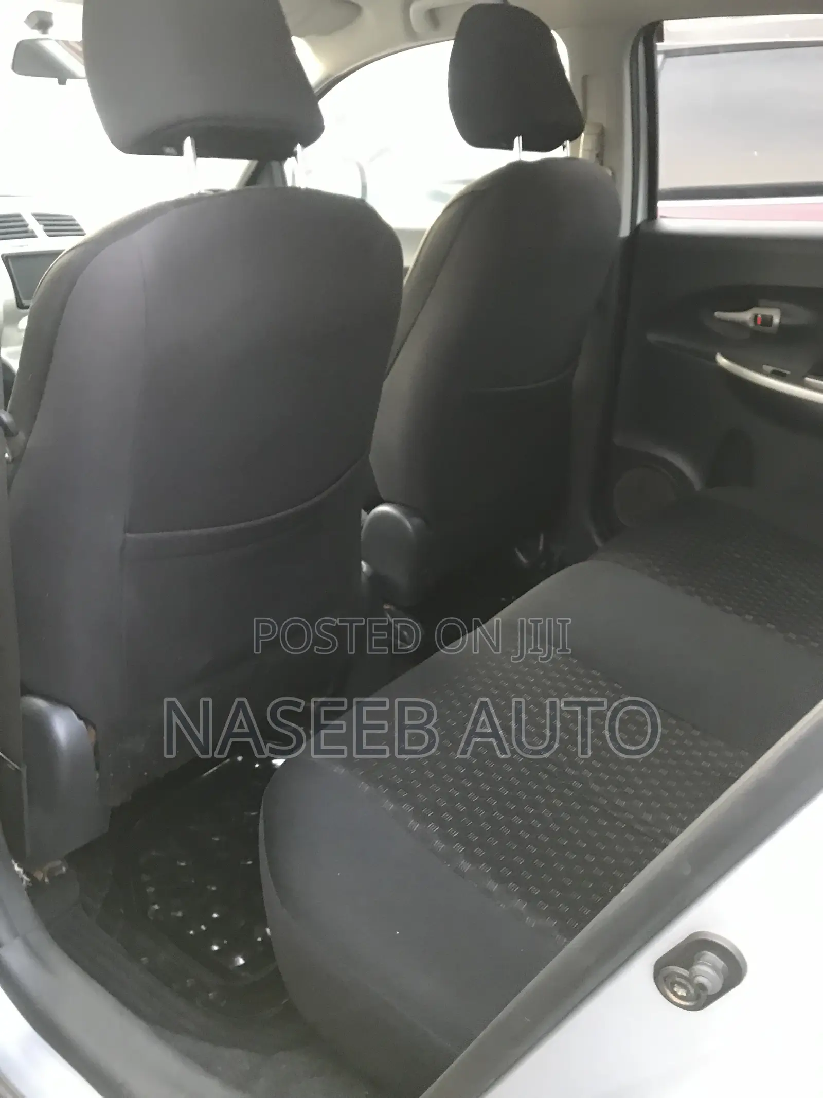 Toyota IST 2010 Silver