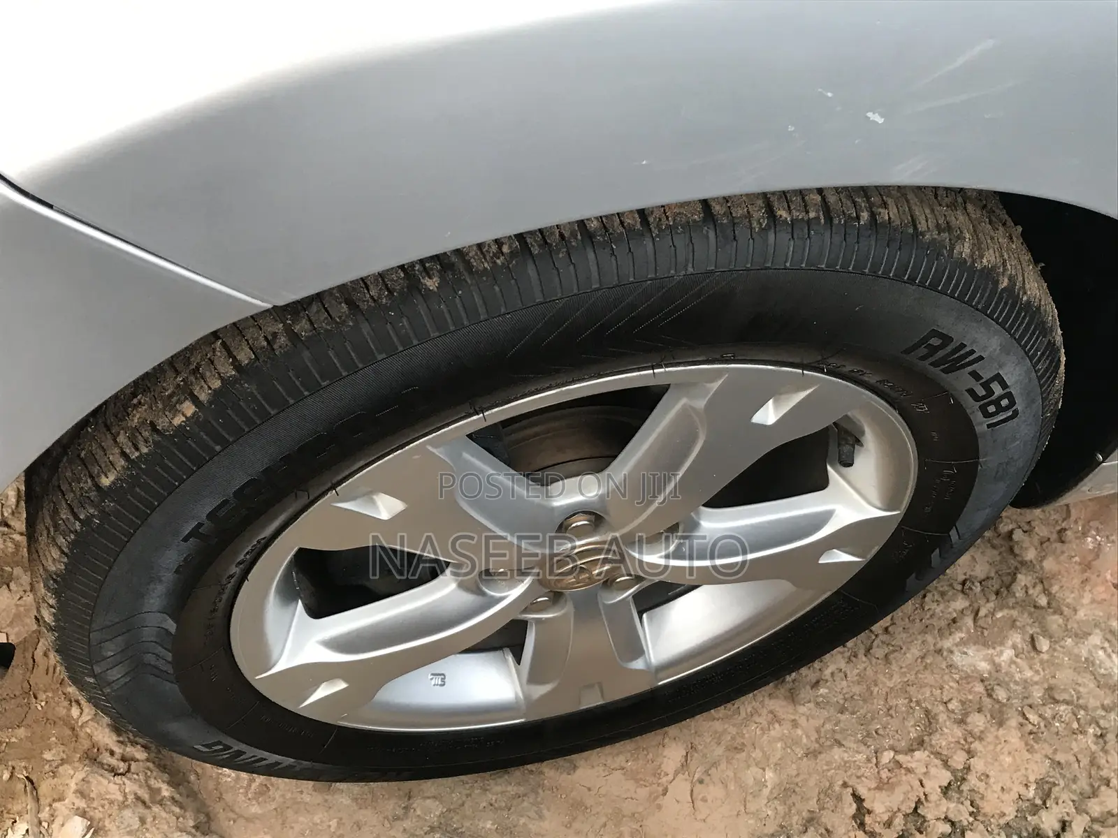 Toyota IST 2010 Silver