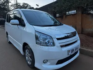 Toyota Noah 2009 White