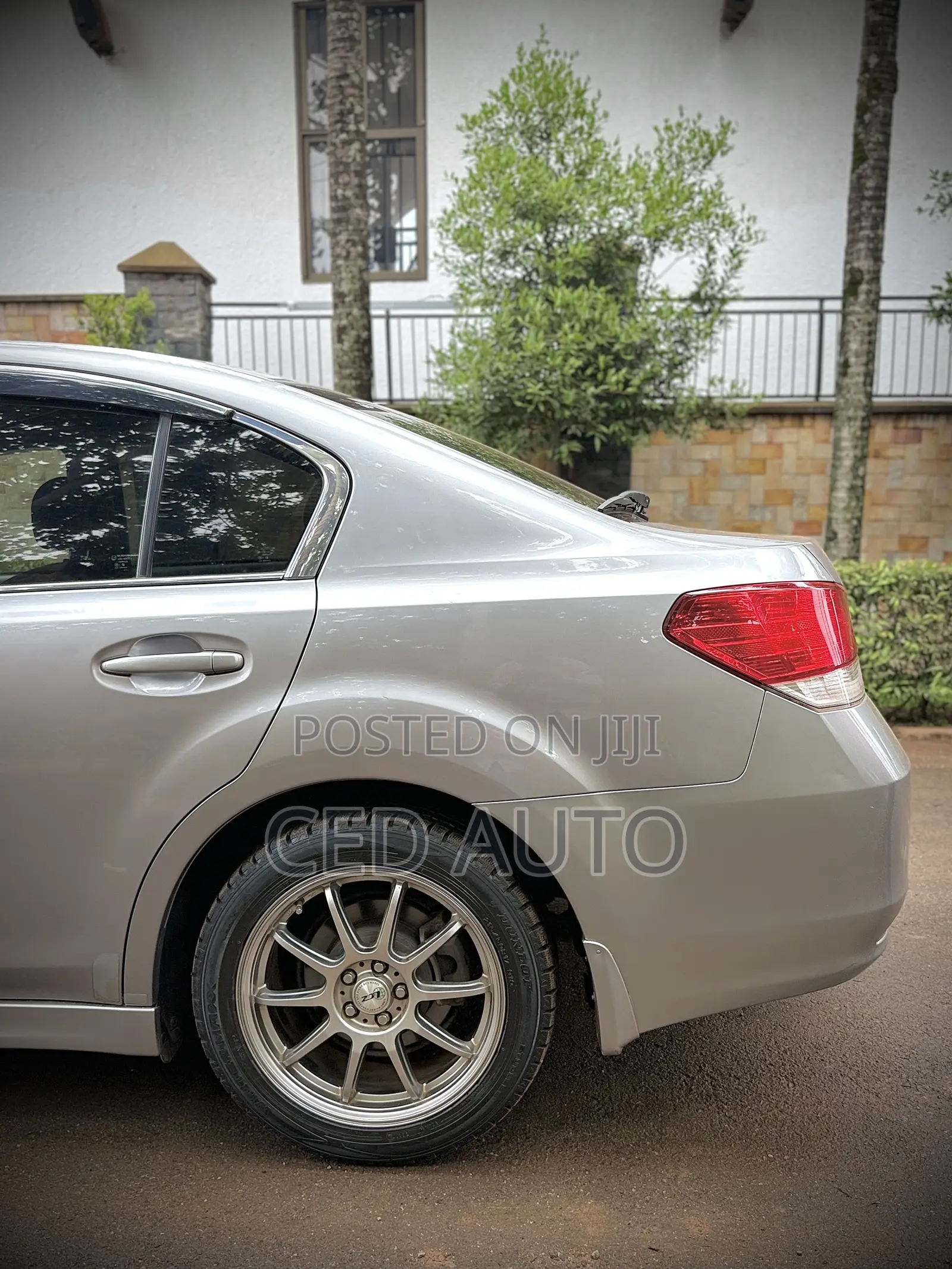 Subaru Legacy 2012 Silver