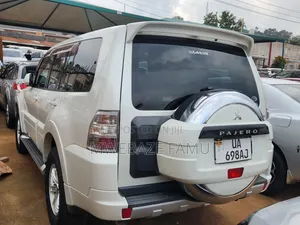 Mitsubishi Pajero 2011