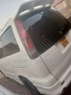 Toyota TownAce Noah 1999 White