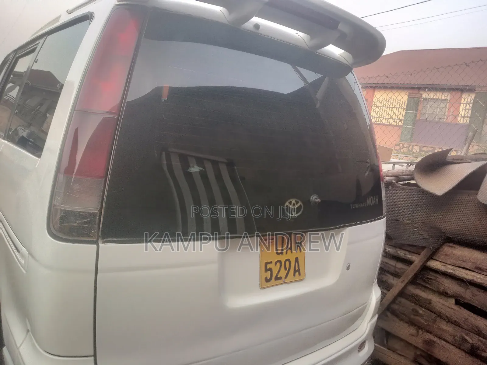 Toyota TownAce Noah 1999 White