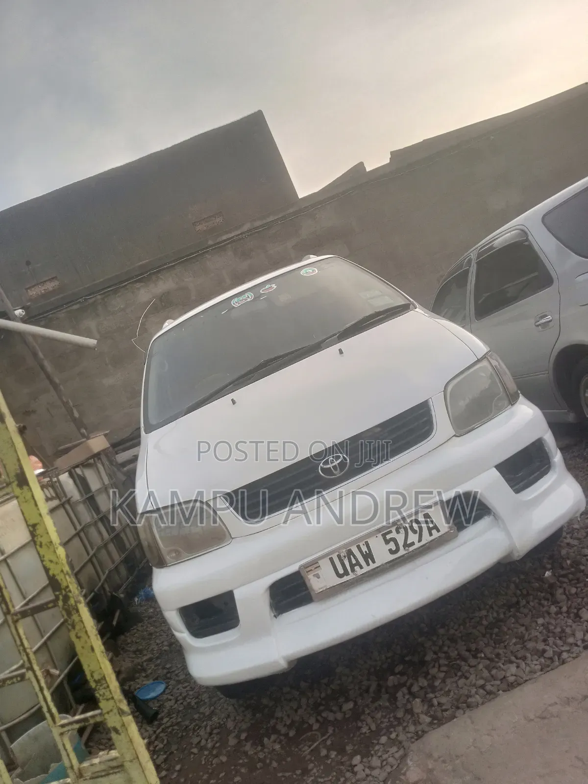 Toyota TownAce Noah 1999 White
