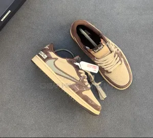 Brown,low-Top Sneakers the Nike Air Jordan 1 Low X Travis Scott