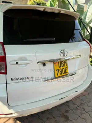 Toyota Vanguard 2010 White