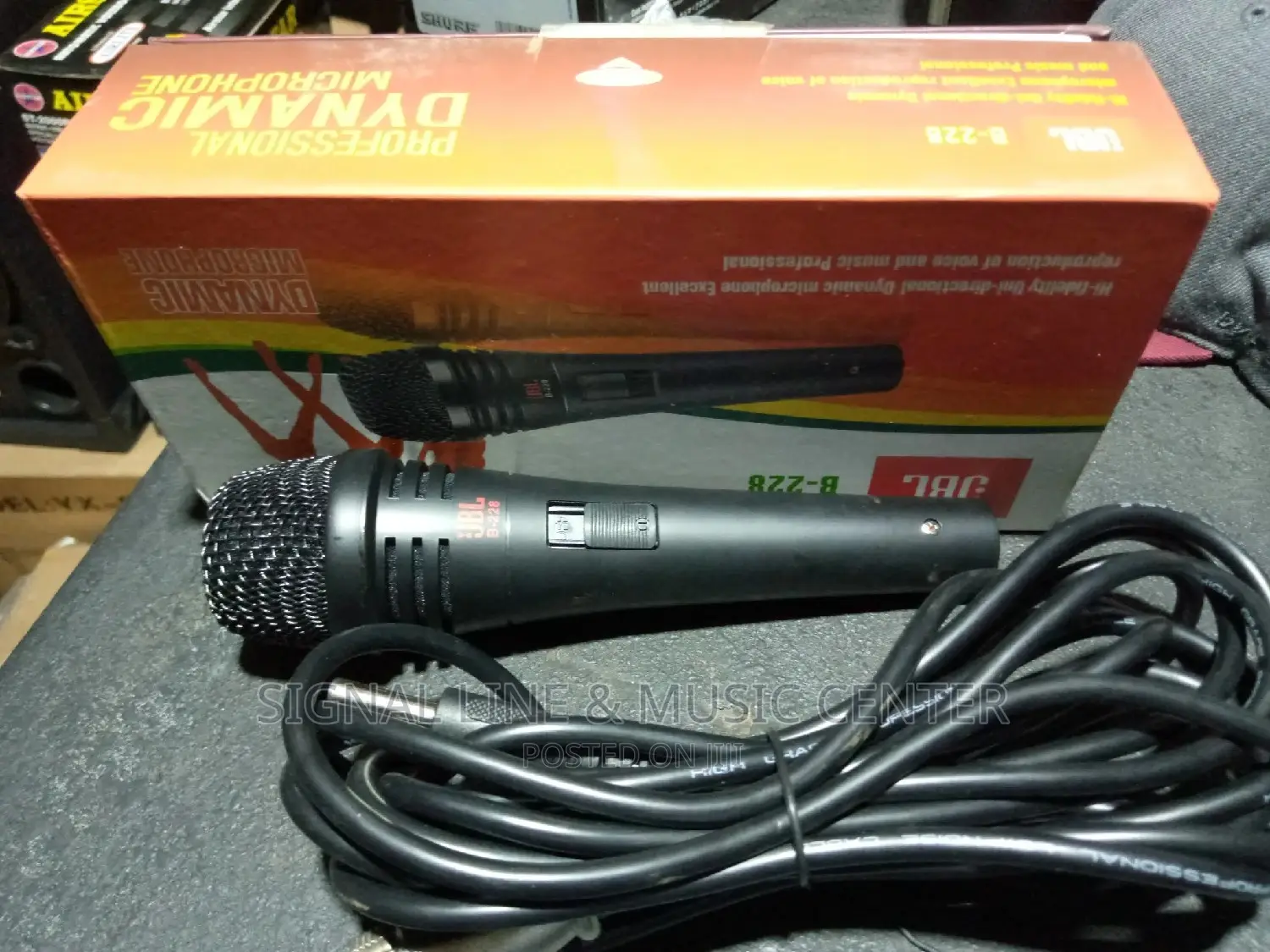 JBL Wired Microphone