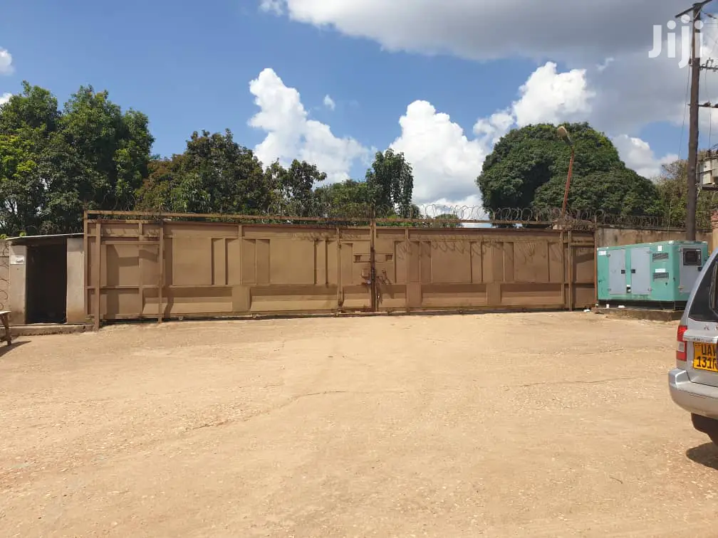 Warehouse In Kitetika For Rent