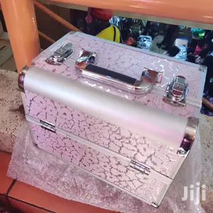 Portable Lockable Makeup Train Case Makeup Box for Jewelry