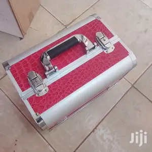 Portable Lockable Makeup Train Case Makeup Box for Jewelry