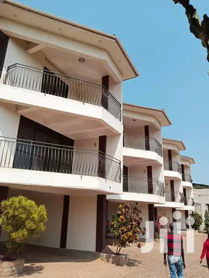Classic Townhouse For Rent