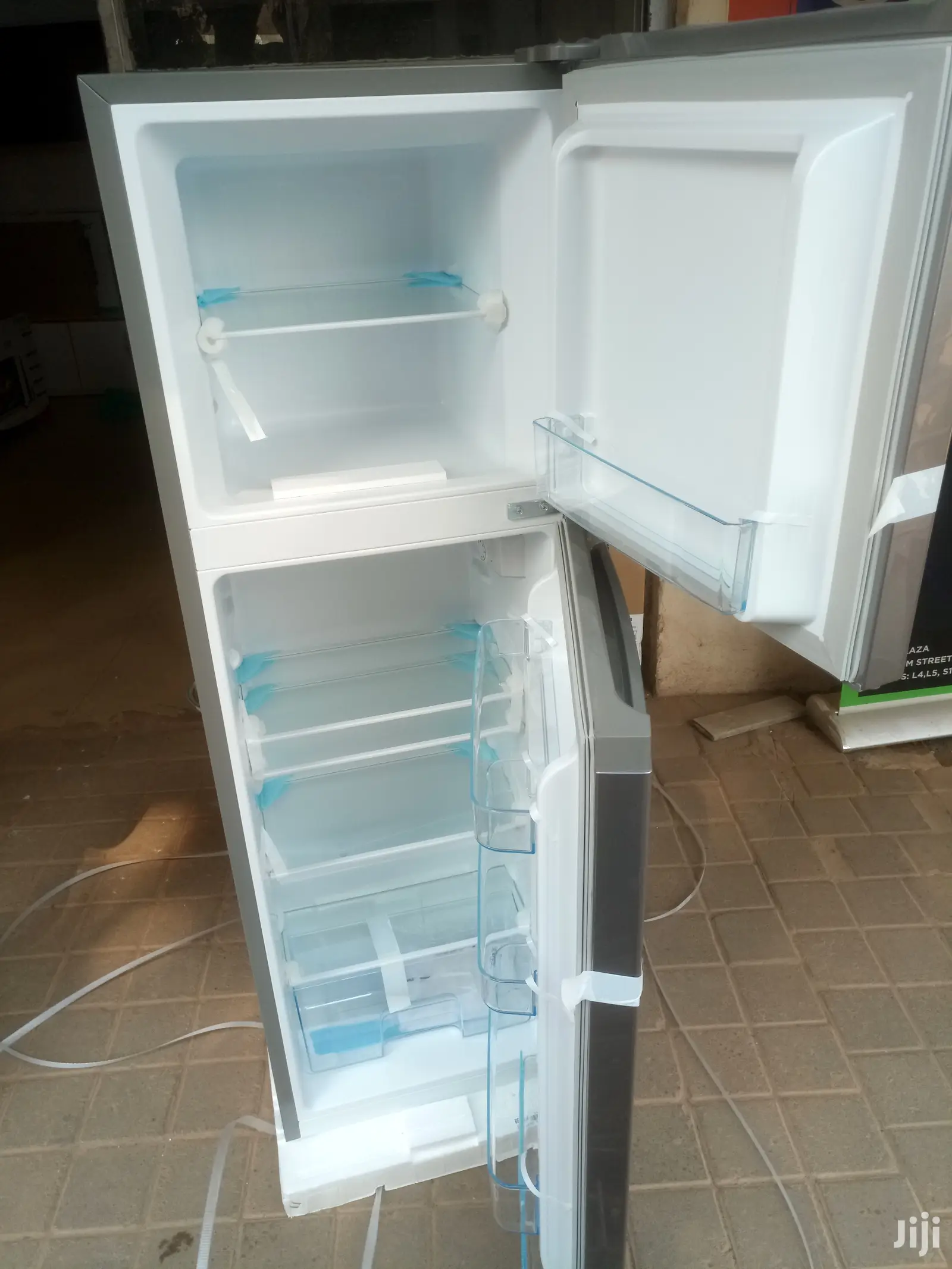 HISENSE 220litres Double Door Refrigerator