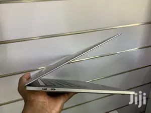 Laptop Apple MacBook Pro 16GB Intel Core i9 SSD 512GB