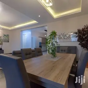 Desirable Large Corner Apartment With Water Views