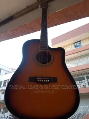 Yamaha Acoustic Guitar