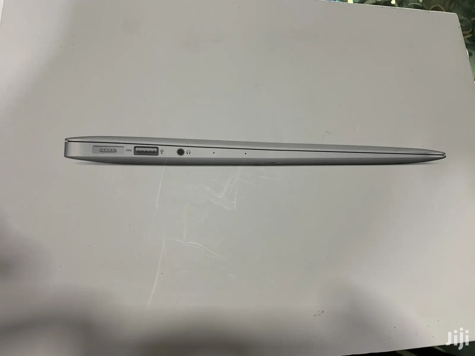 New Laptop Apple MacBook Air 8GB Intel Core i5 SSD 128GB