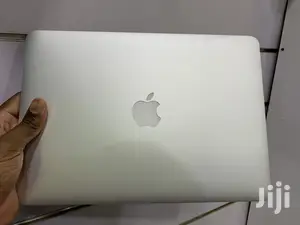 New Laptop Apple MacBook Air 8GB Intel Core i5 SSD 128GB