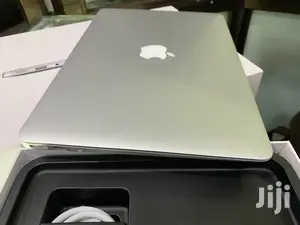 New Laptop Apple MacBook Air 8GB Intel Core i5 SSD 128GB