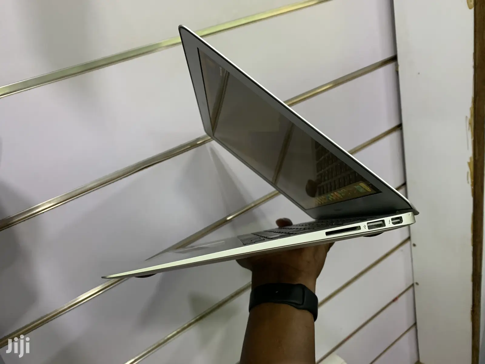 Laptop Apple MacBook Air 4GB Intel Core i5 SSD 500GB