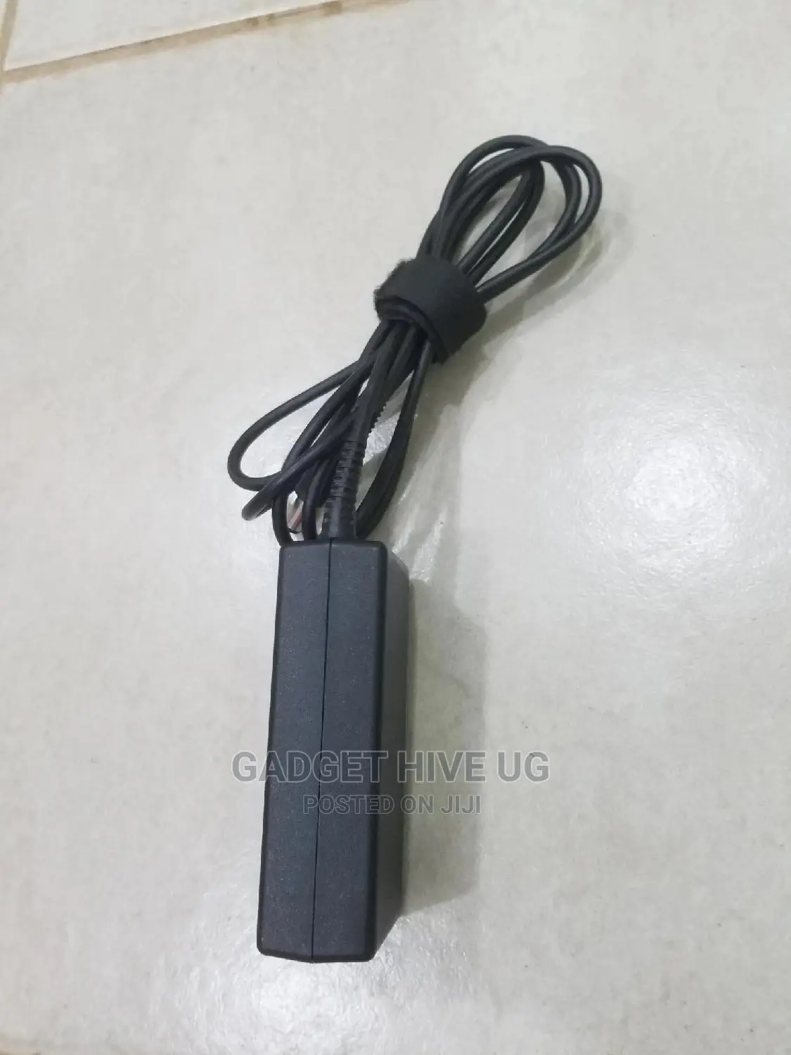 New HP Big Pin Charger