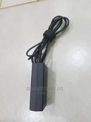 New HP Big Pin Charger