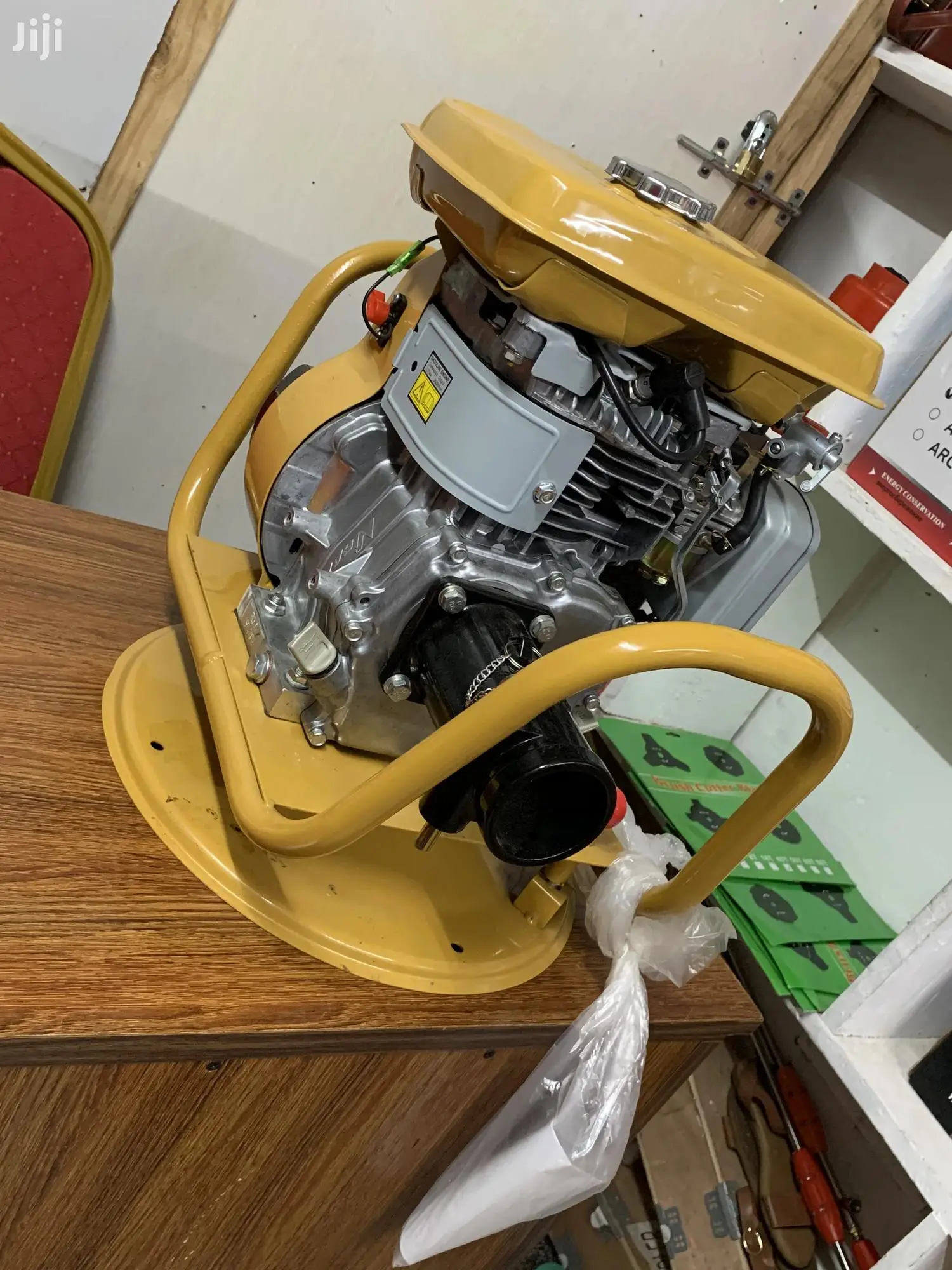 Poker Vibrator Machine