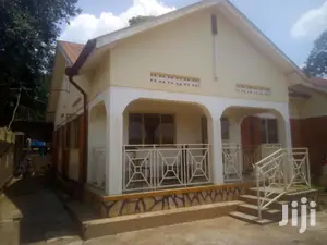 4 Bedroom House In Mawanda Road For Sale
