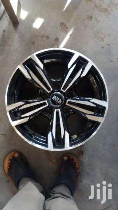 Black And Silver Car RIMS