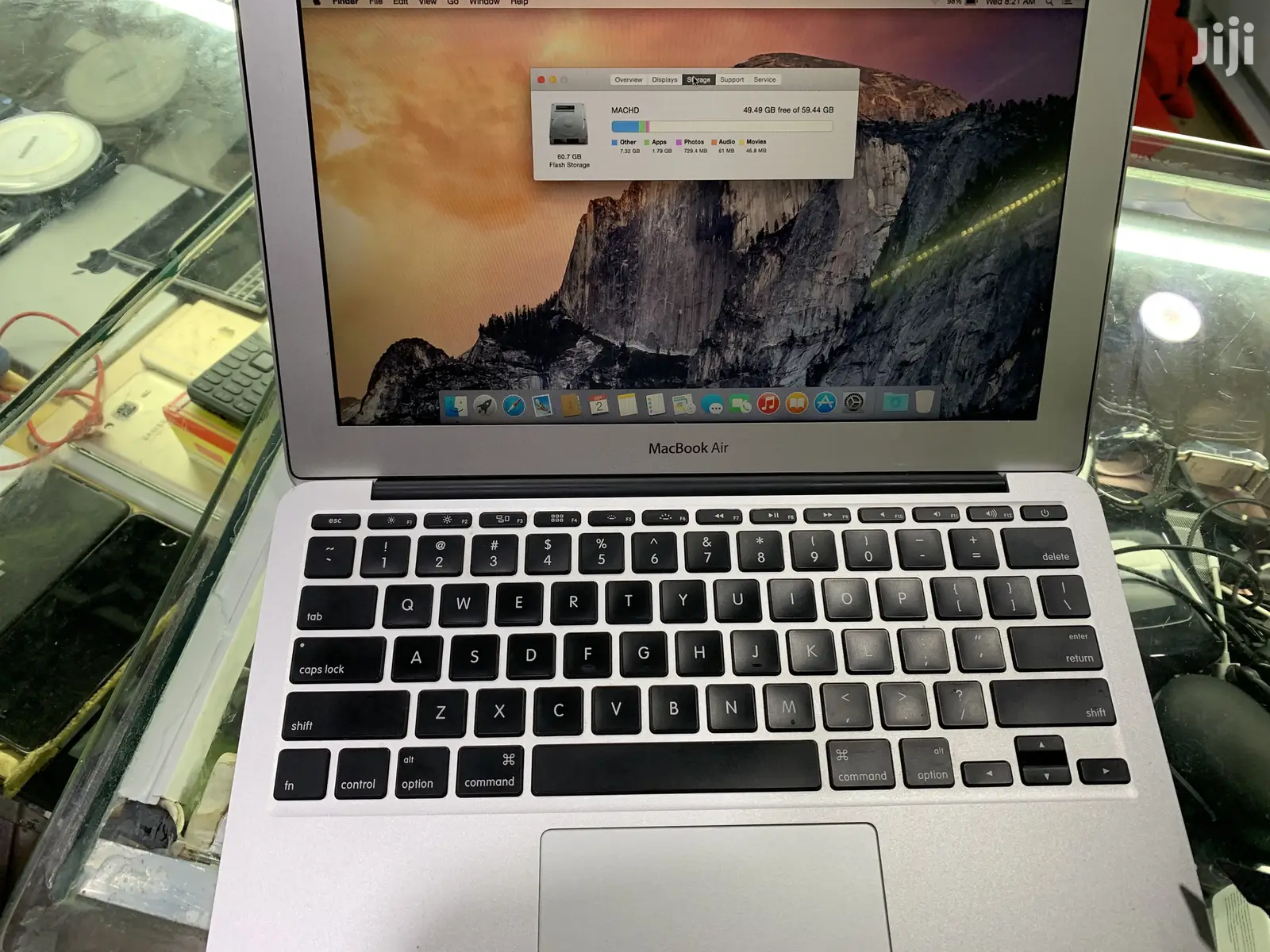 Laptop Apple MacBook Air 2GB Intel Core i5 SSD 60GB