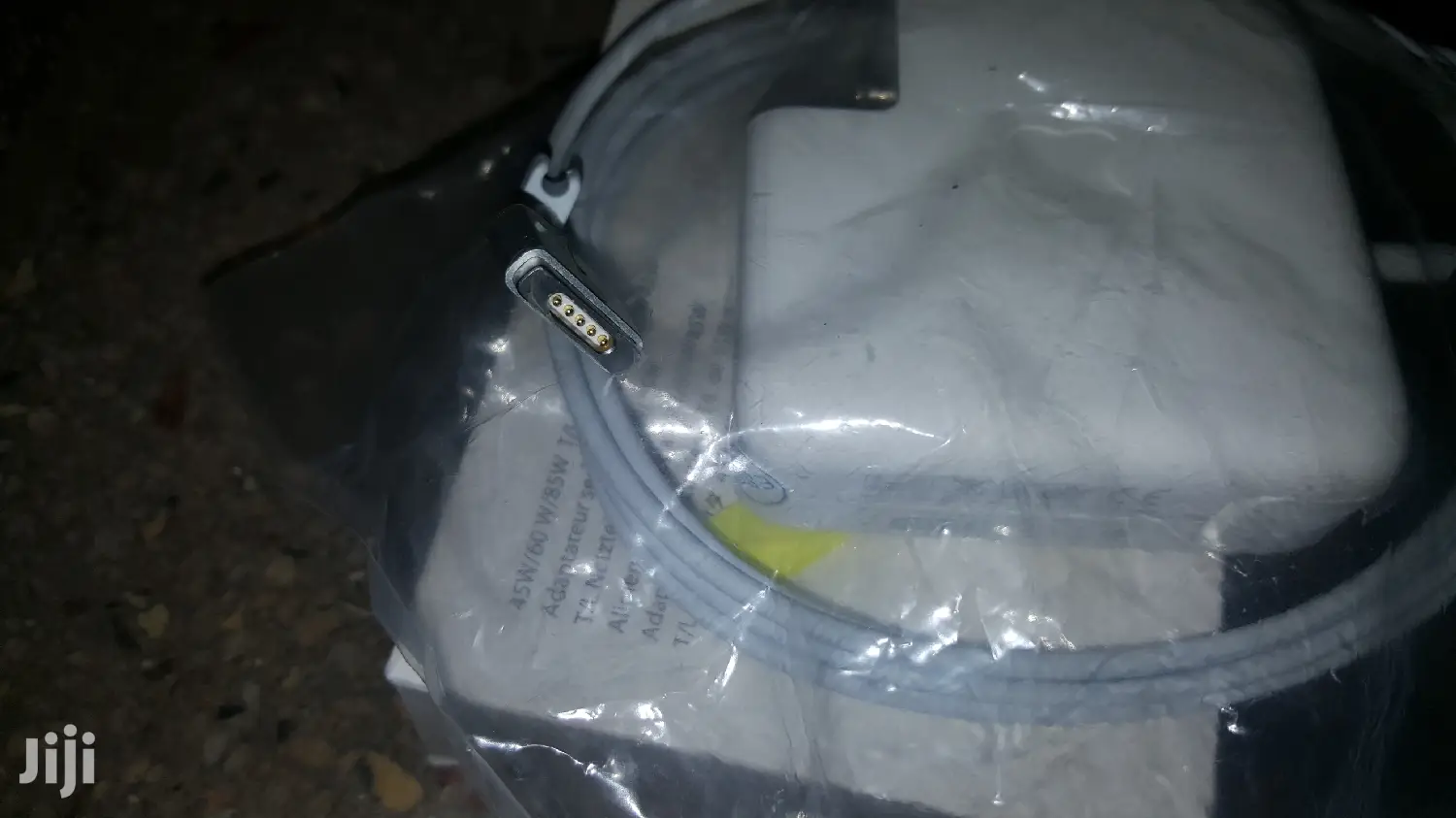 Mac Book Laptop Power Adapter- 60 Watts - T Lip